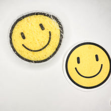 Load image into Gallery viewer, Smiley & Daisy Cellulose Pop-Up Sponges – Cute Plastic-Free Cleaning Essentials