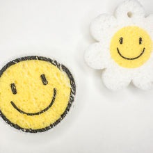 Load image into Gallery viewer, Smiley & Daisy Cellulose Pop-Up Sponges – Cute Plastic-Free Cleaning Essentials