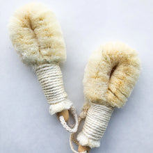 Load image into Gallery viewer, Natural Sisal Dry Brush - Sustainable Eco Friendly Vegan Body Brush - Zero Waste Plastic Free Exfoliating