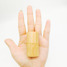 Load image into Gallery viewer, Biodegradable Bamboo Fiber Floss - Reusable Plastic free & Zero Waste Bamboo Case