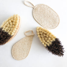 Load image into Gallery viewer, Bamboo Sisal/Palm Fiber Vegetable Brush-Zero Waste Natural Kitchen Scrubbing Brush-Sustainable Kitchen